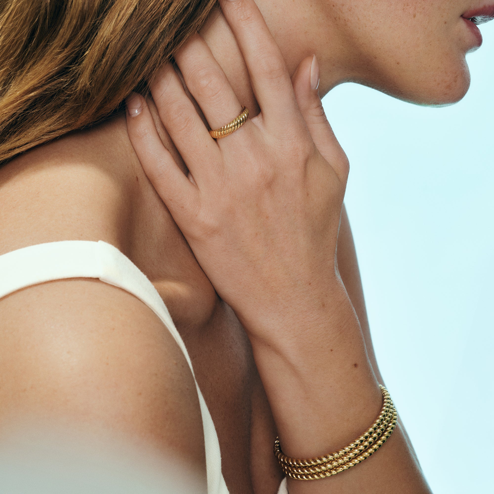 Gold twisted ring and twisted bangle bracelet set – hypoallergenic, waterproof & non-tarnish stainless steel jewelry for sensitive skin by Mia Bijoux Canada