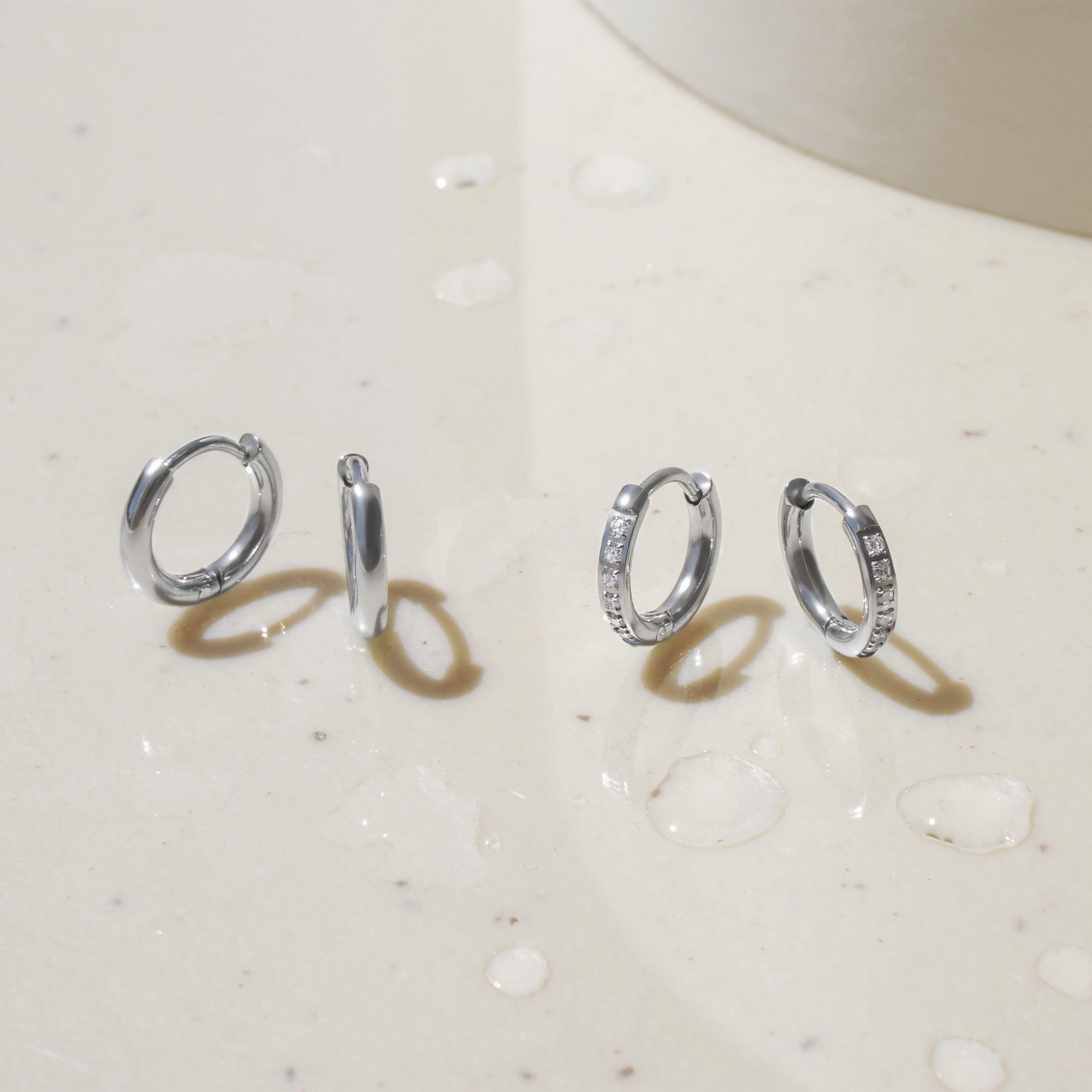 Mini Boucles d'Oreilles Dormeuses Stacks Unies - 8mm
