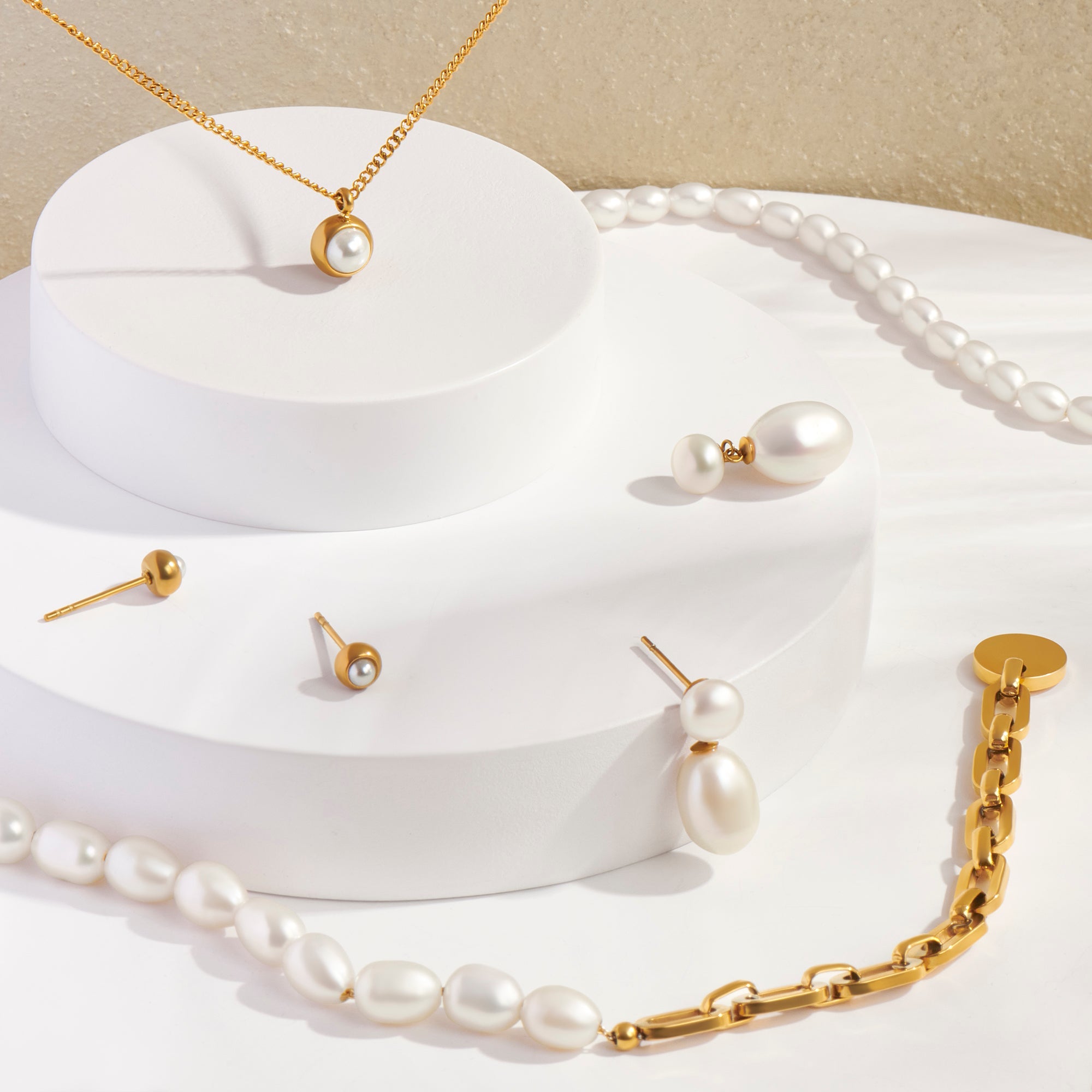 Chic set of stainless steel earrings bracelet and necklace with pearls ensemble chic boucles d'oreilles bracelet collier acier inoxydable avec perles MIA