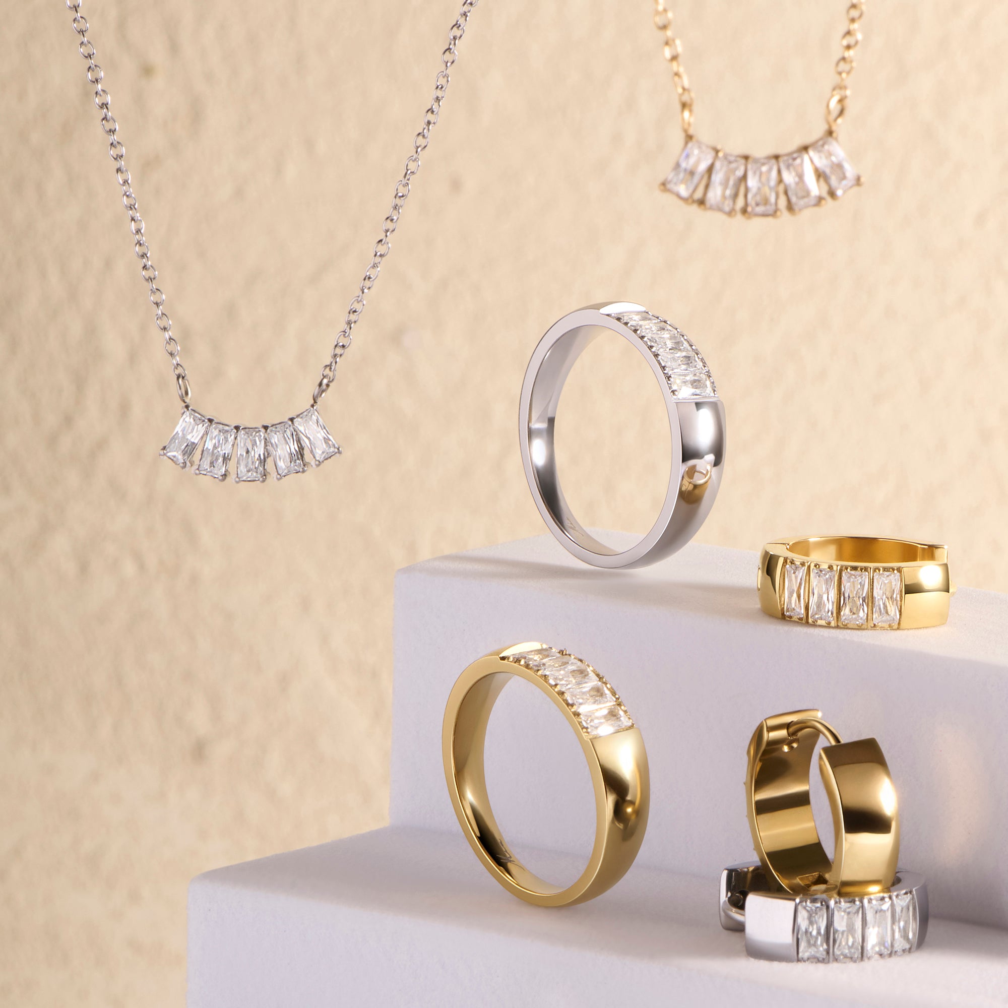 Vassani Pendant Necklace