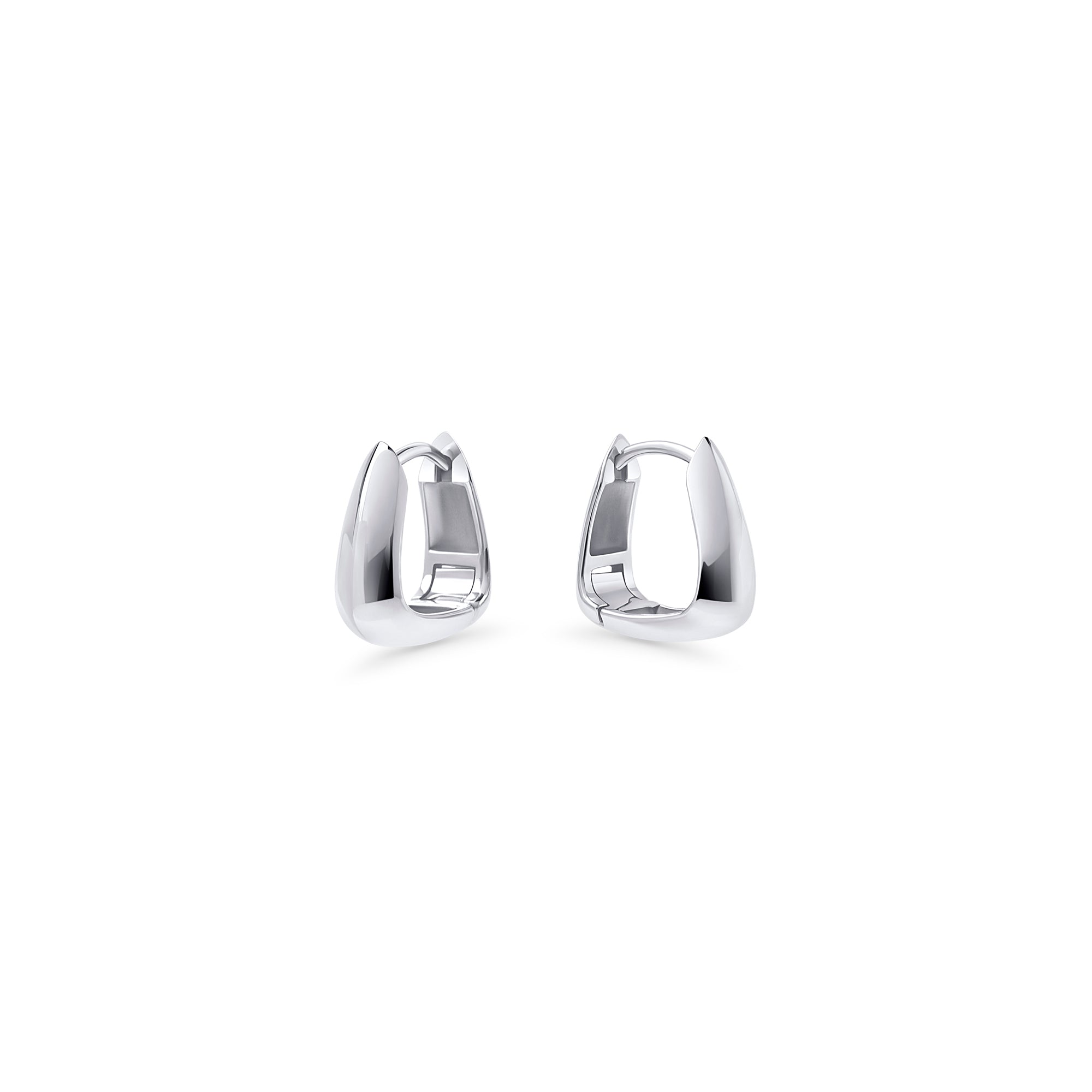 Safe for skin stainless steel triangle huggie earrings MIAJWL boucles d'oreilles dormeuses triangle acier inoxydable argent sans danger pour les oreilles Mia Bijoux 