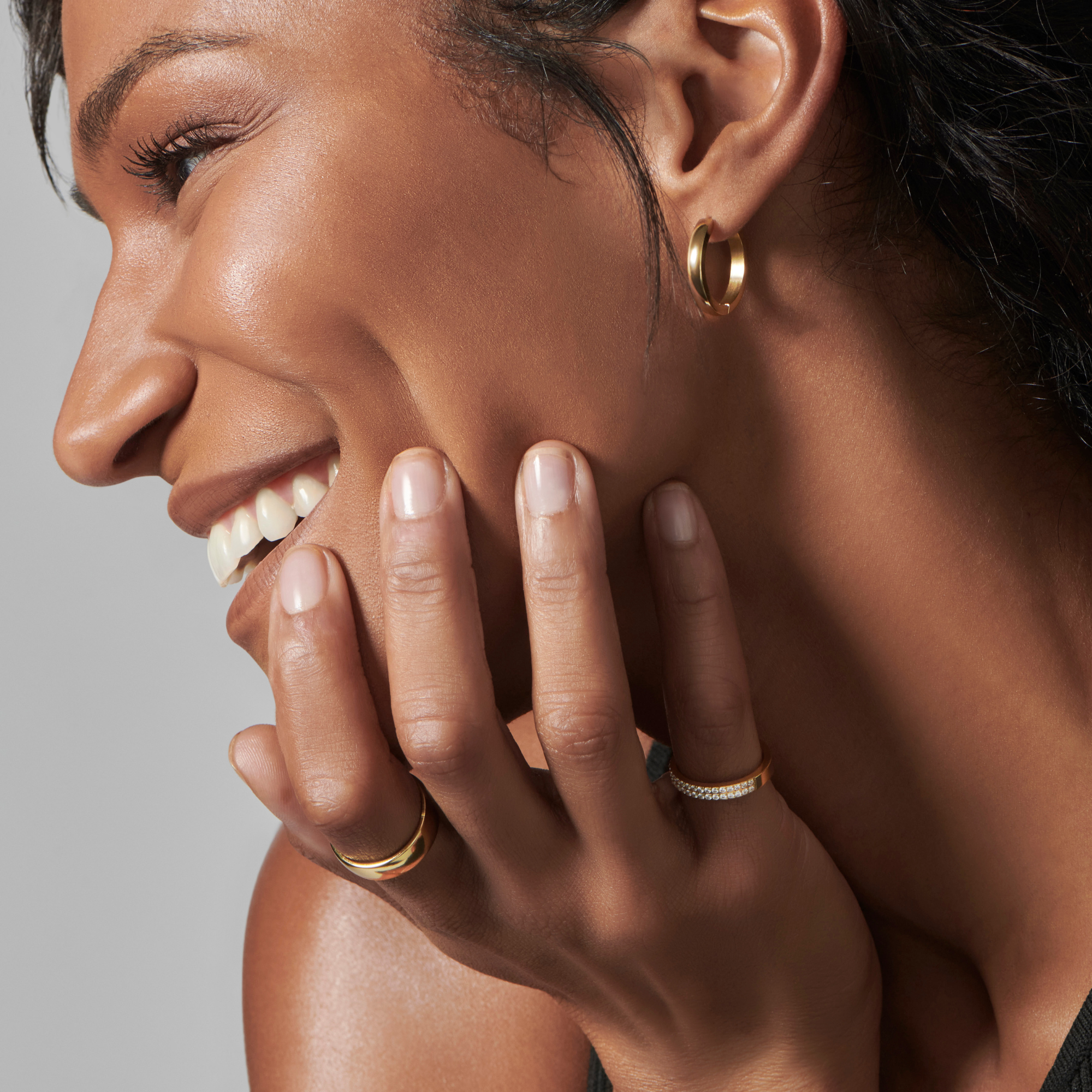 Tarnish Resistant Hoop Earrings And Rings Made In Stainless Steel Bague Et Boucles Oreilles Qui Ne Ternissent Pas Acier Inoxydable MIA
