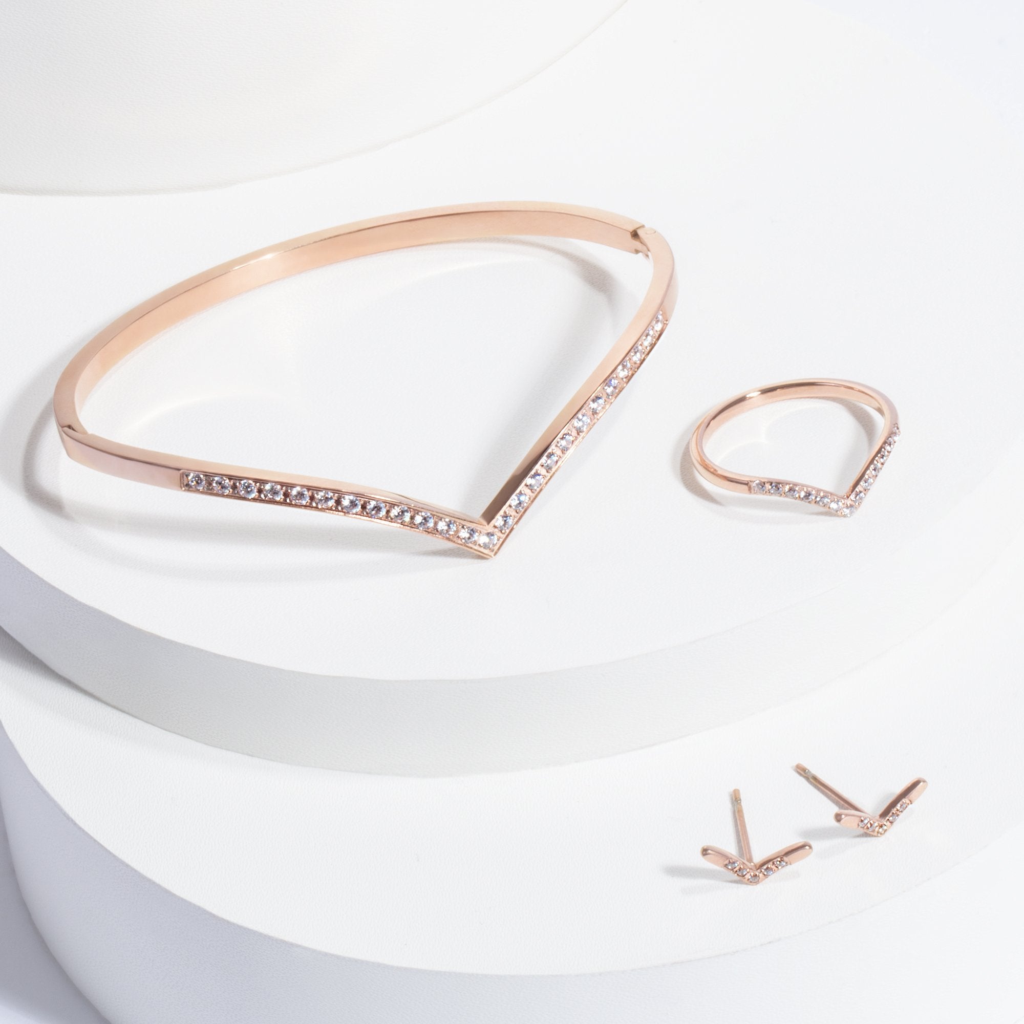 gold-stainless-steel-small-v-shape-ring-T419R002DO-MIA