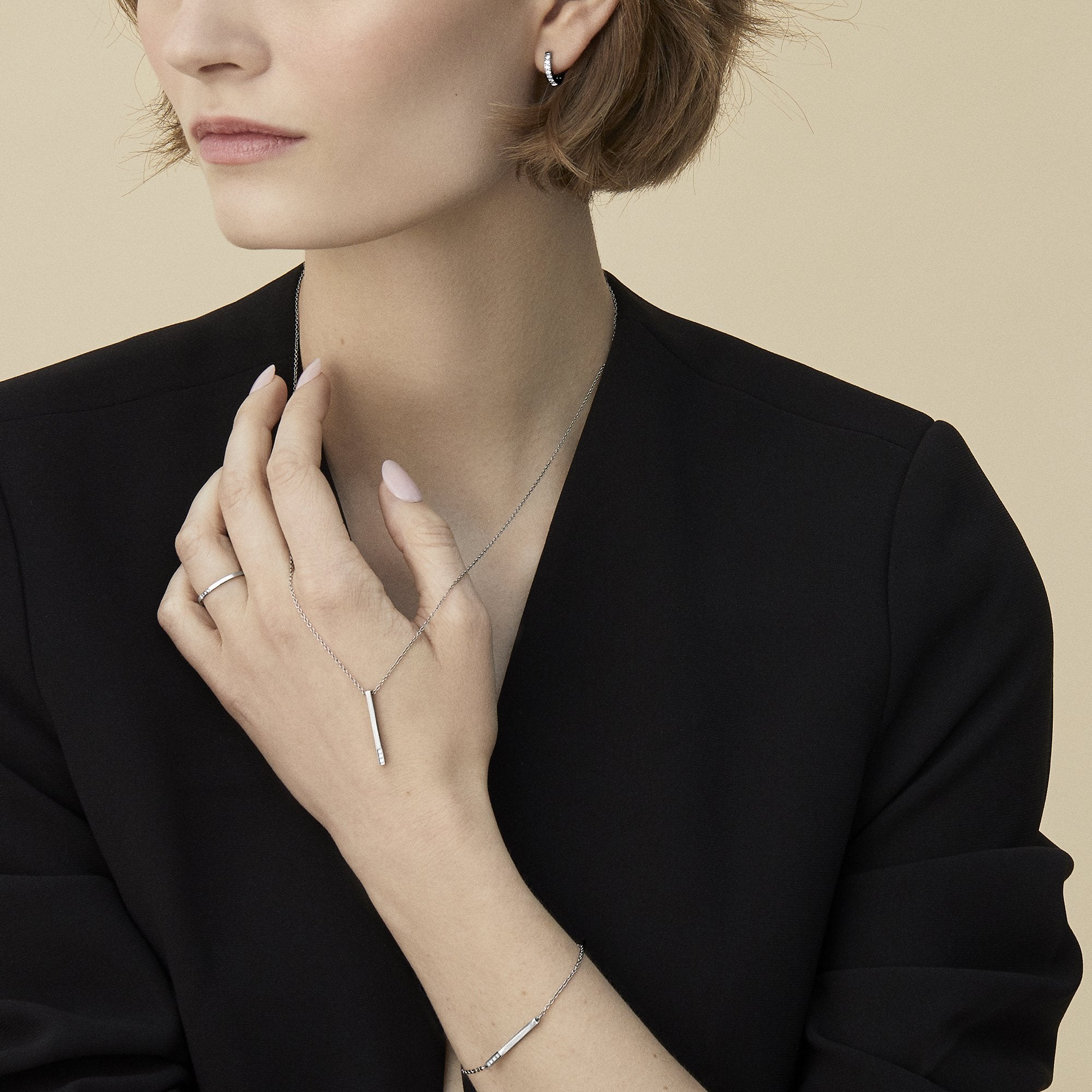 Best small stainless steel half eternity huggie hoops earrings safe for skin MIAJWL Meilleures petites boucles d'oreilles éternité avec pierres acier inoxydable sans danger pour la peau Mia Bijoux