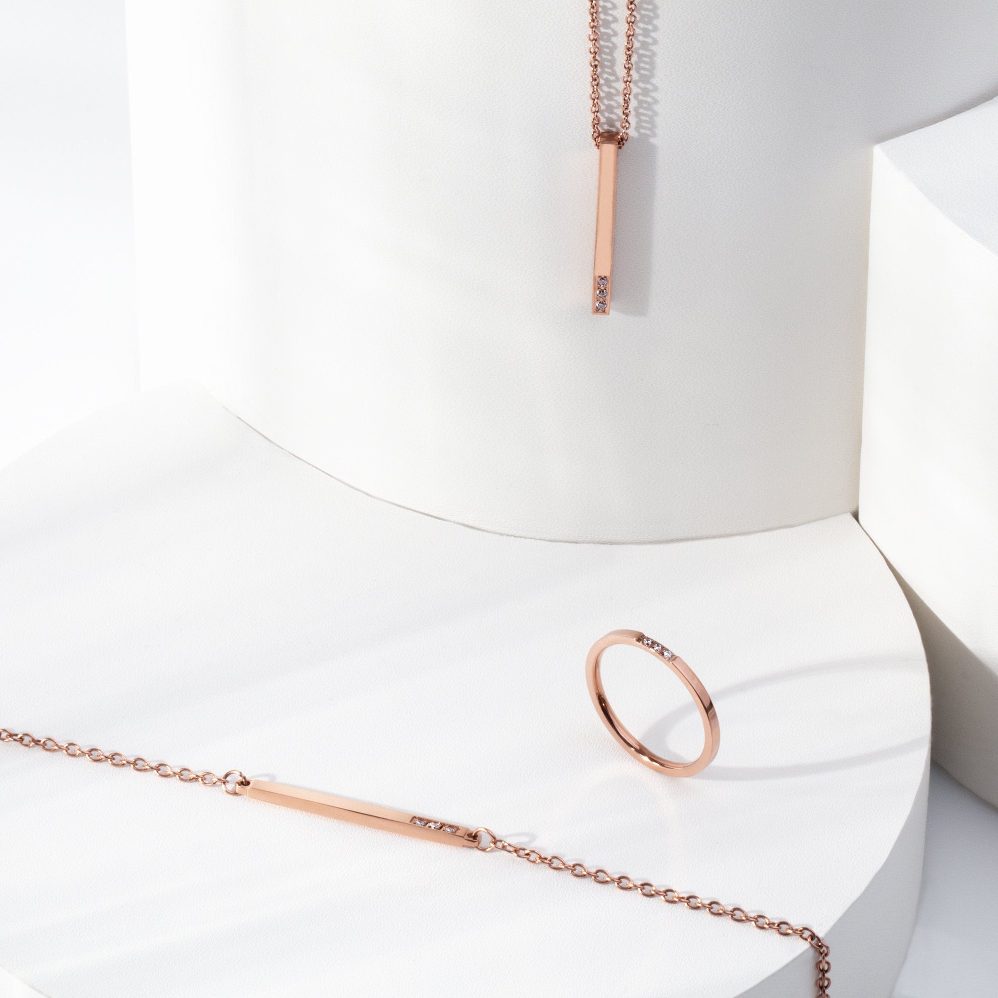 women stainless steel hypoallergenic sustainable jewelry bijoux femme hypoallergéniques durables acier inoxydable MIA 